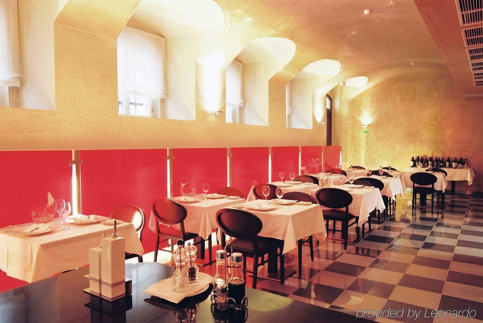فندق براغفي  أوروستارز تاليا المطعم الصورة
